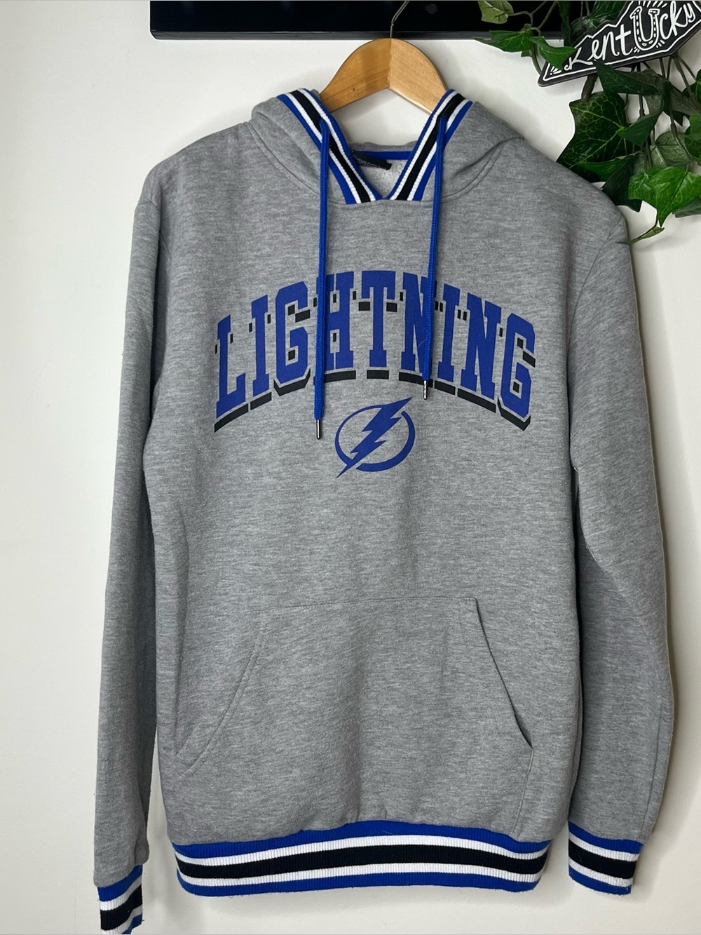 Colosseum Tampa Bay Lightning Hoodie Small